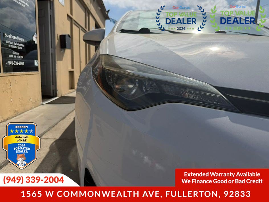 Used 2017 Toyota Corolla LE w/ Carpet Mat Package (TMS) FWD image 18