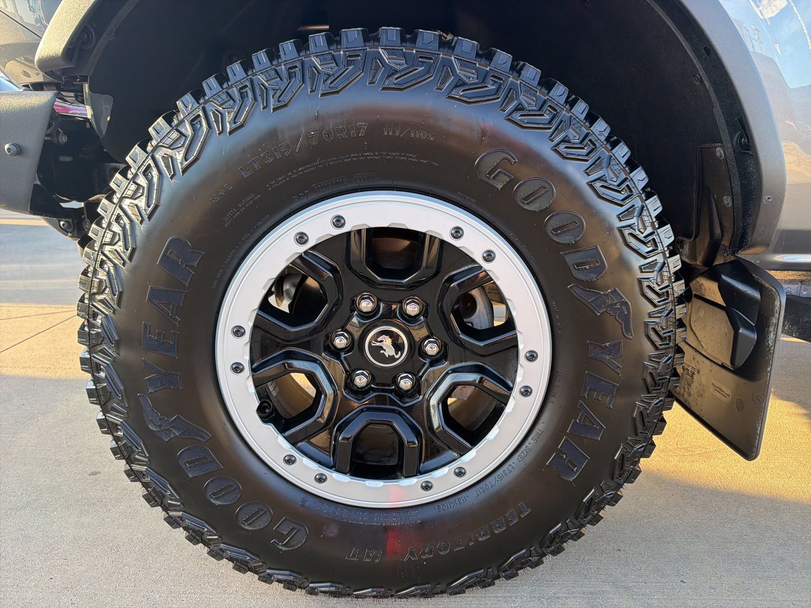 Used 2024 Ford Bronco Badlands image 10