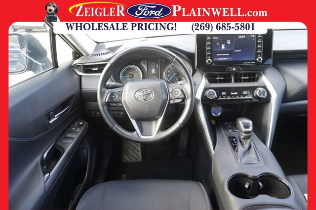 Used 2022 Toyota Venza LE image 13