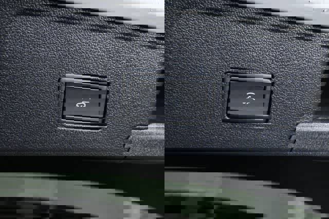 New 2026 Volkswagen Atlas Cross Sport SEL Premium R-Line image 34