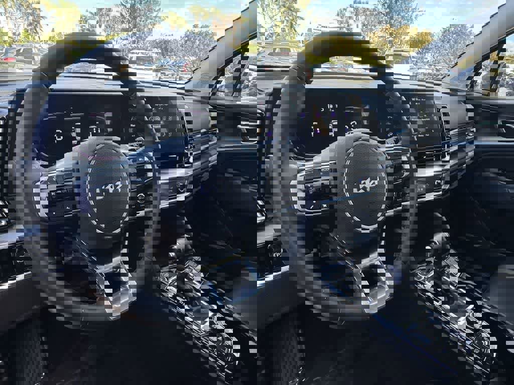 Certified 2024 Kia Sportage EX image 28