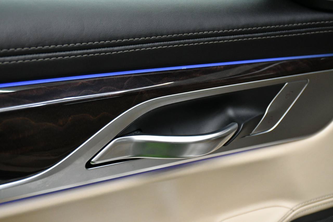 Used 2016 BMW 750i RWD image 19