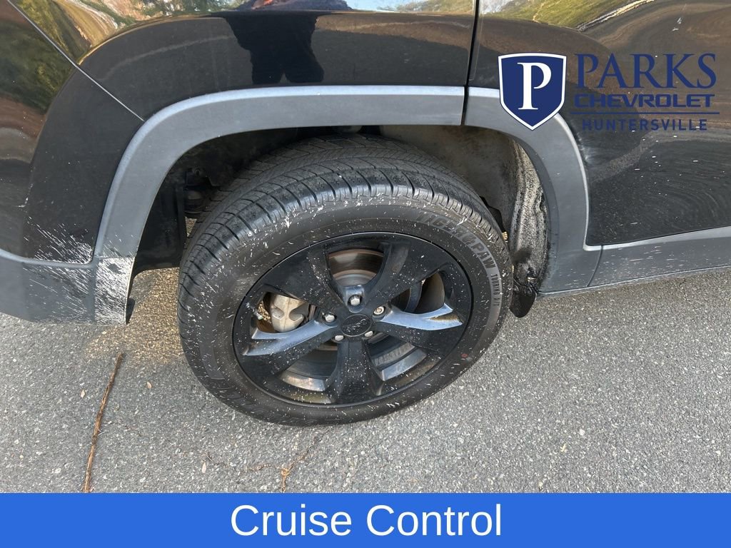 Used 2017 Jeep Cherokee Sport image 6