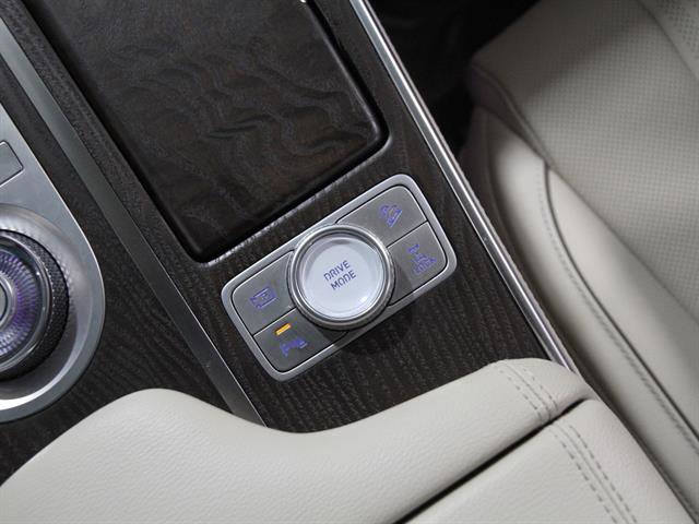 Certified 2021 Genesis GV80 2.5T w/ Prestige Package 04 image 18