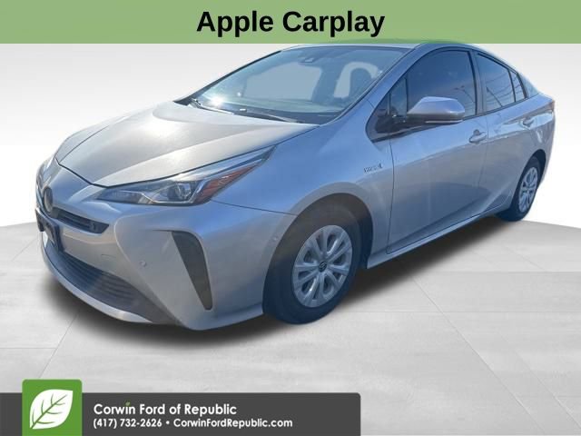 Used 2020 Toyota Prius LE image 3