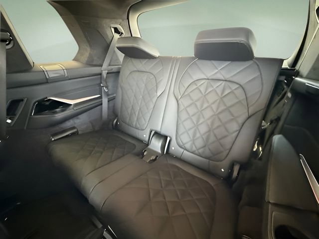Used 2026 BMW X7 xDrive40i w/ M Sport Package image 24