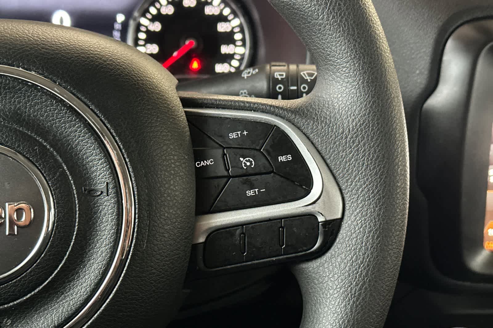 Used 2023 Jeep Renegade Latitude AWD/4WD image 26