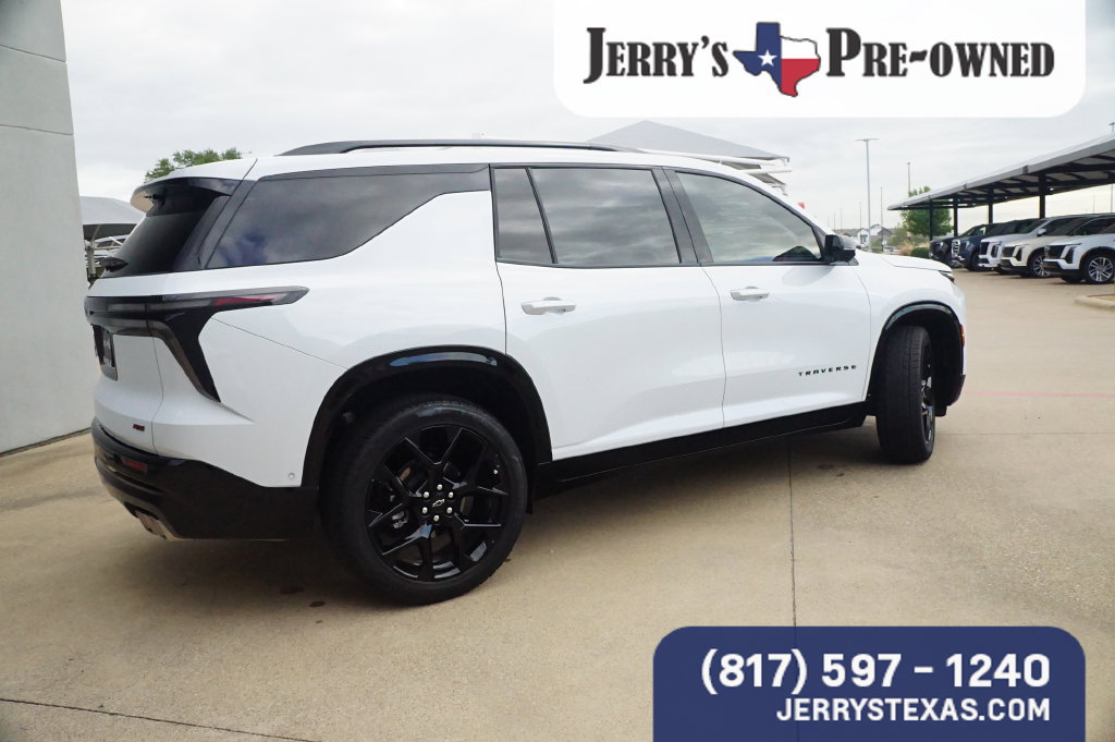 Used 2026 Chevrolet Traverse RS FWD image 5