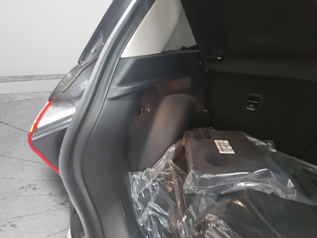 New 2026 Hyundai Venue SEL FWD image 19