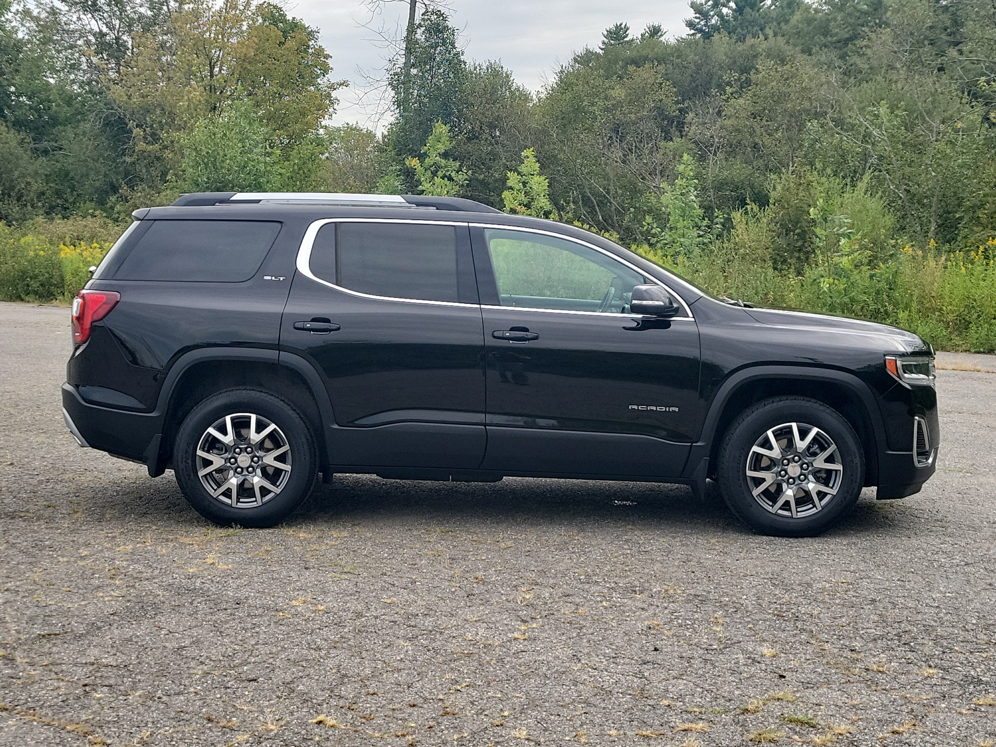 Used 2023 GMC Acadia SLT w/ Trailering Package AWD/4WD image 4