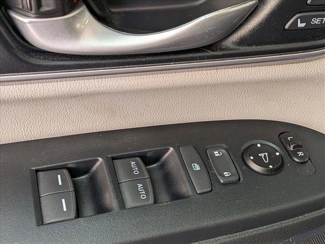 Used 2020 Honda CR-V Touring image 12