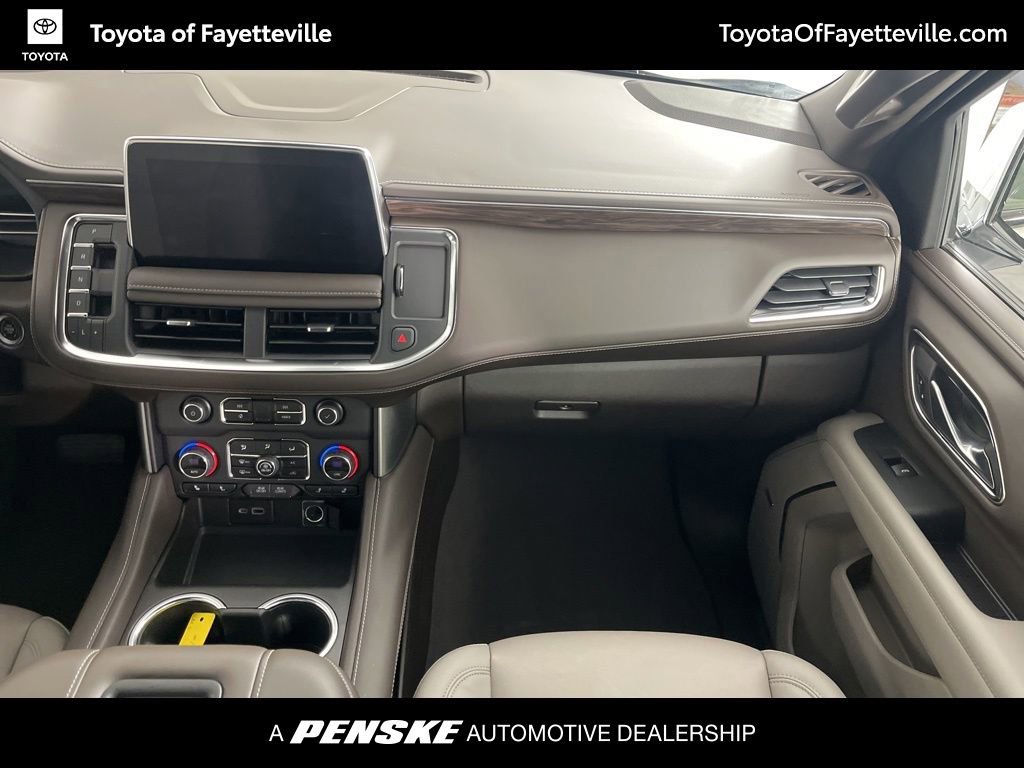 Used 2022 Chevrolet Tahoe Z71 w/ Luxury Package AWD/4WD image 19