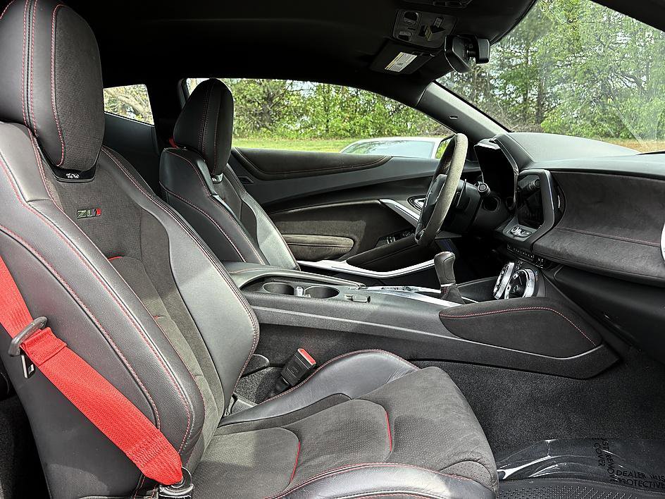 Used 2018 Chevrolet Camaro ZL1 image 13