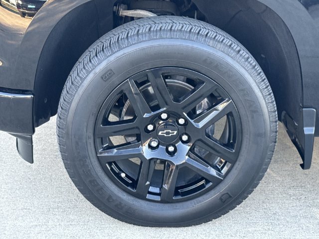 Certified 2024 Chevrolet Silverado 1500 Custom AWD/4WD image 34