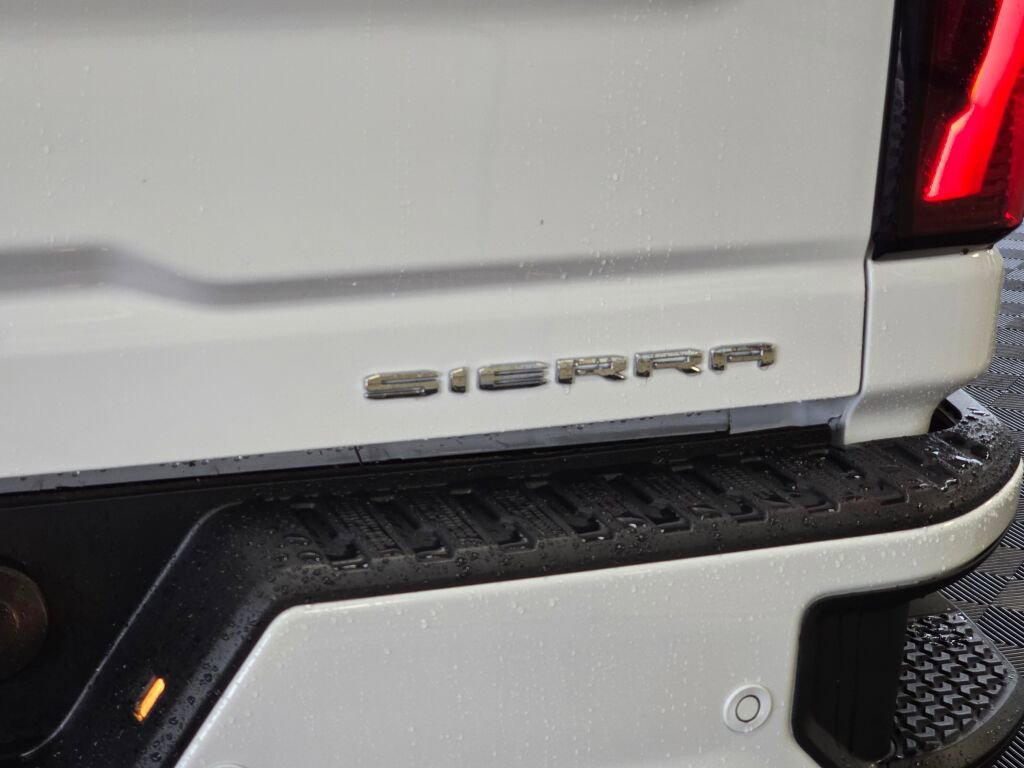 Used 2025 GMC Sierra 3500 Denali w/ Denali Reserve Package image 18