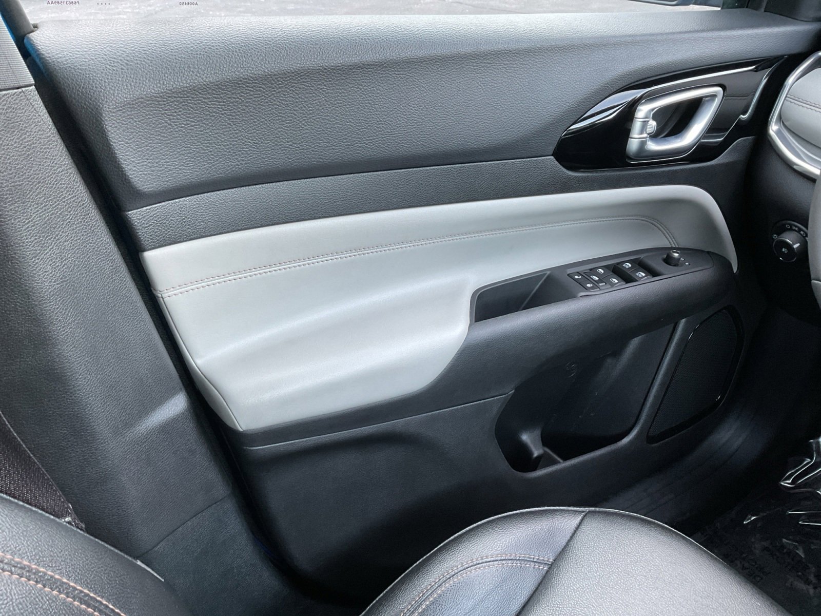 Used 2024 Jeep Compass Limited image 17