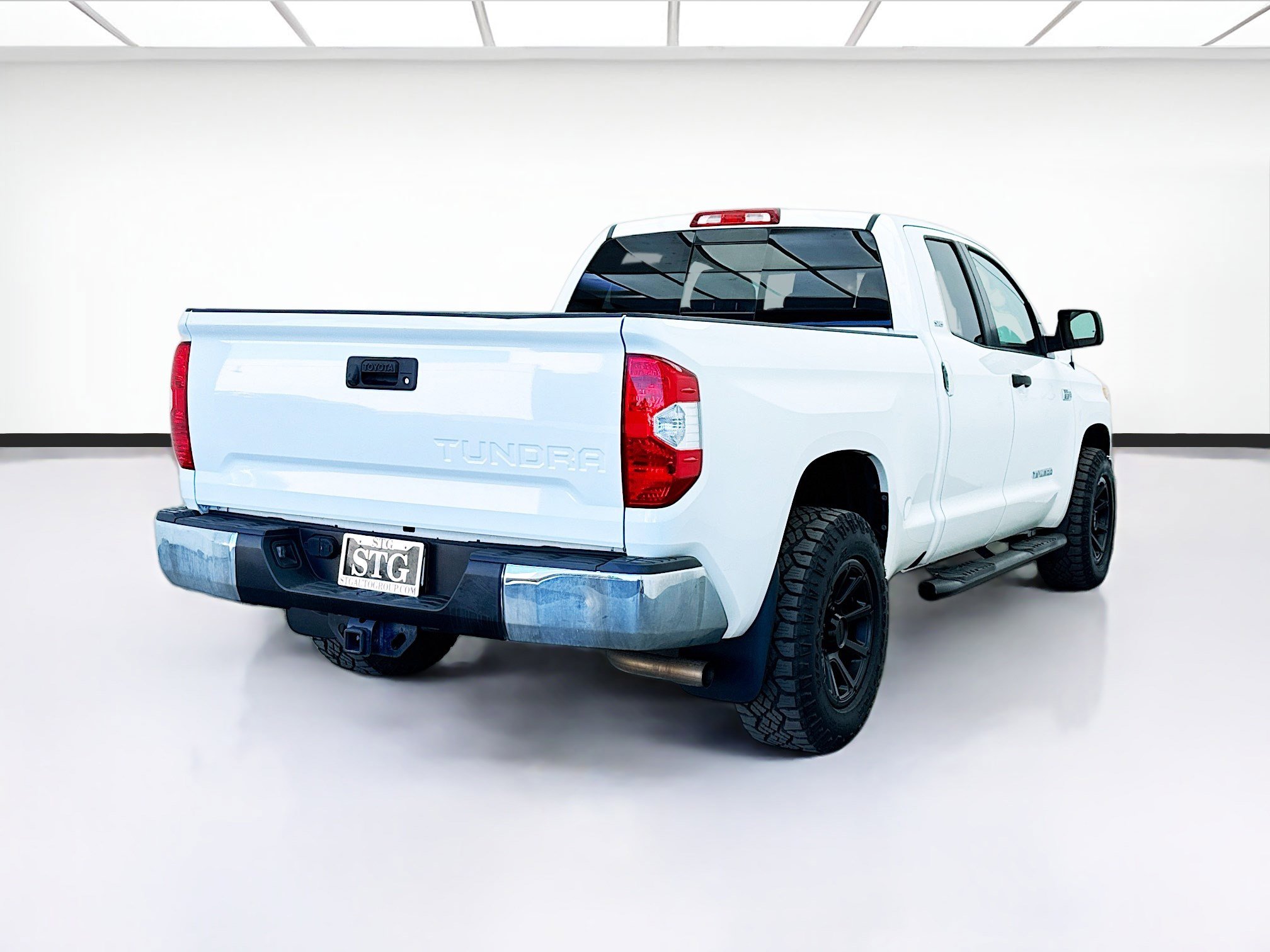 Used 2017 Toyota Tundra SR5 image 4