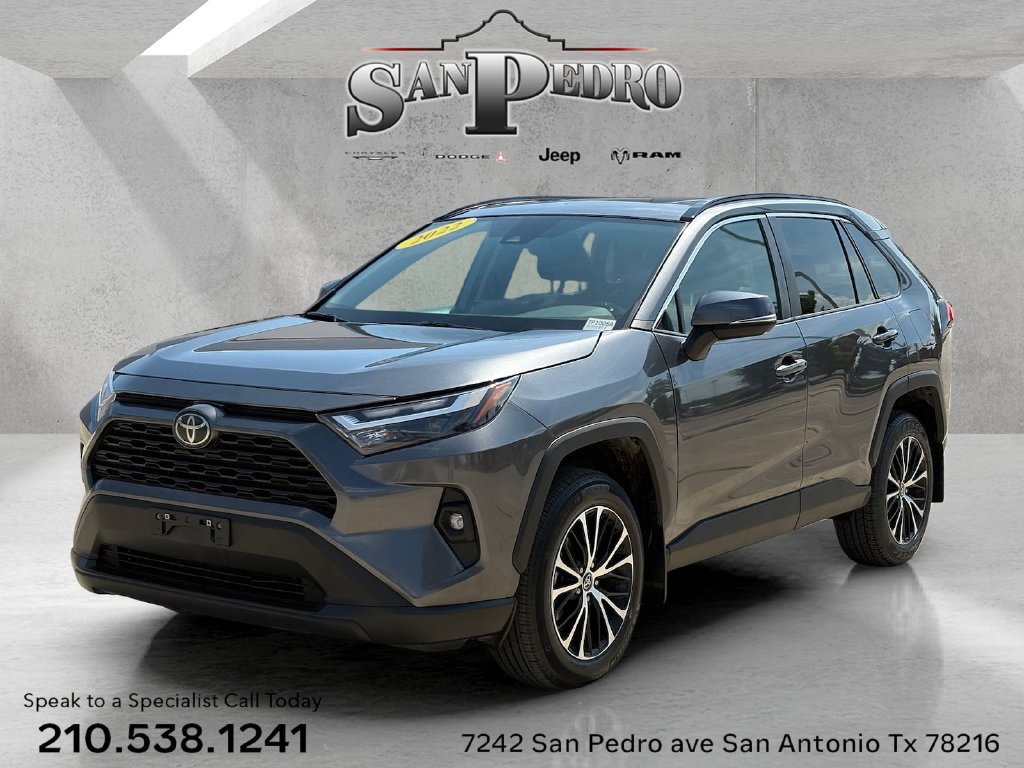 Used 2022 Toyota RAV4 XLE Premium FWD image 1