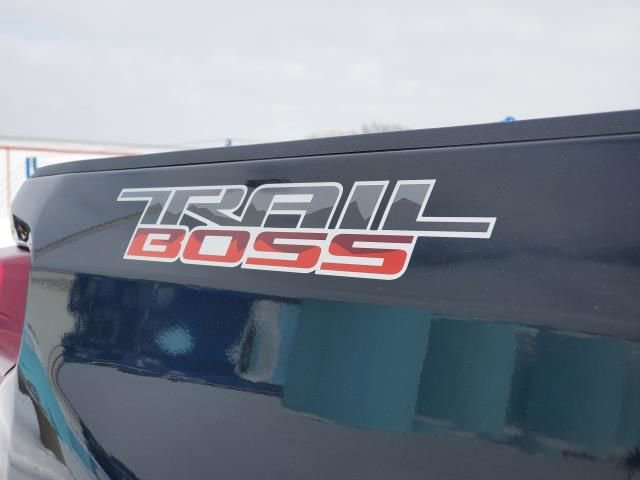 Used 2023 Chevrolet Silverado 1500 LT Trail Boss w/ Convenience Package II image 7