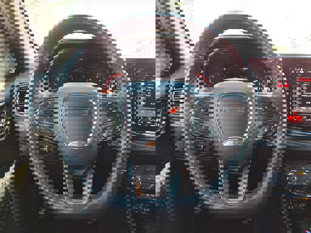 Used 2022 Dodge Durango GT image 21