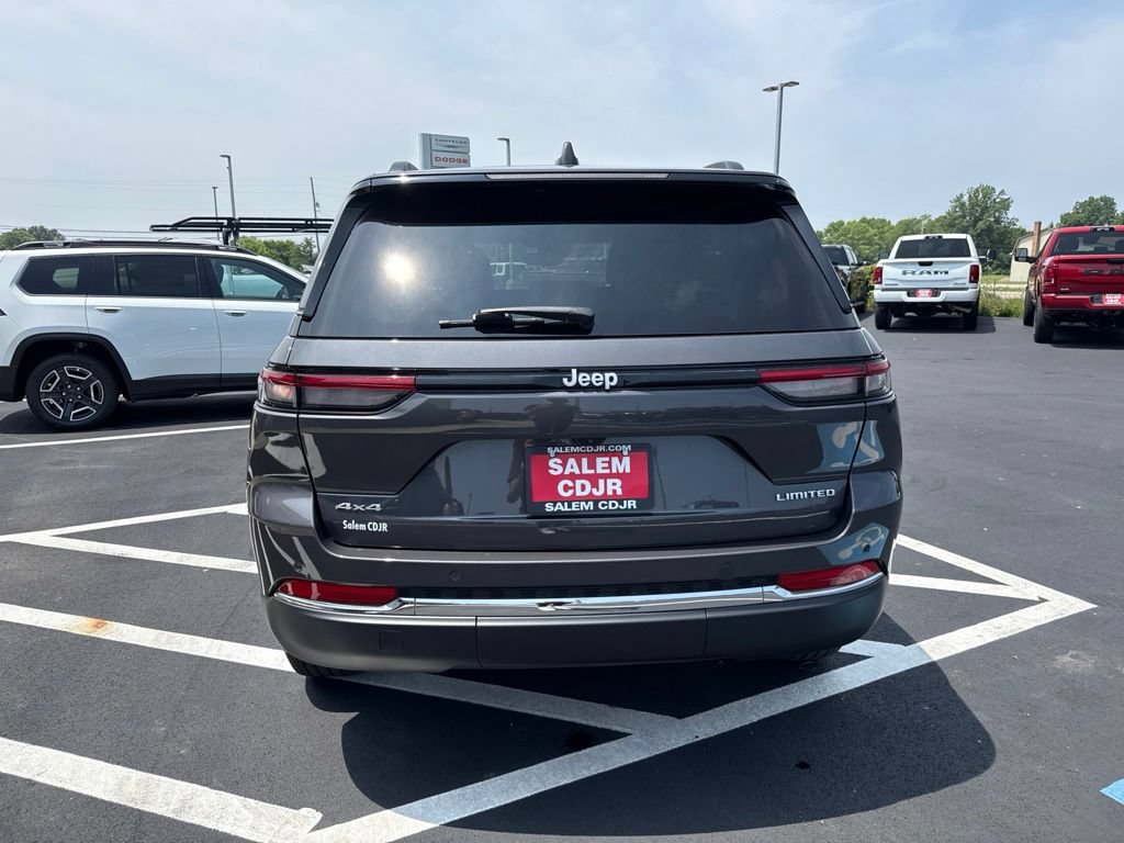 Used 2024 Jeep Grand Cherokee Limited w/ Trailer Tow Package AWD/4WD image 7
