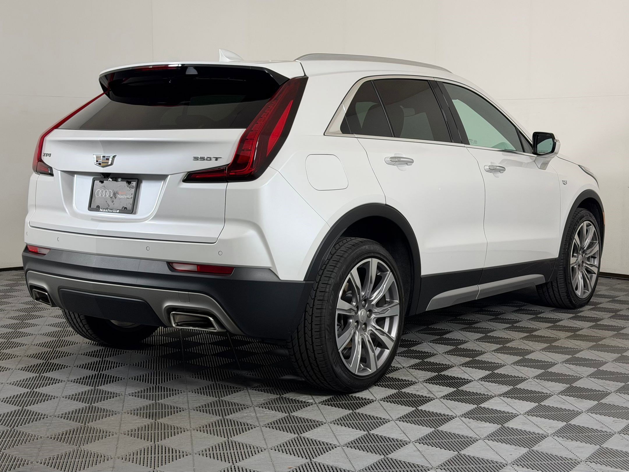 Used 2022 Cadillac XT4 Premium Luxury FWD image 9