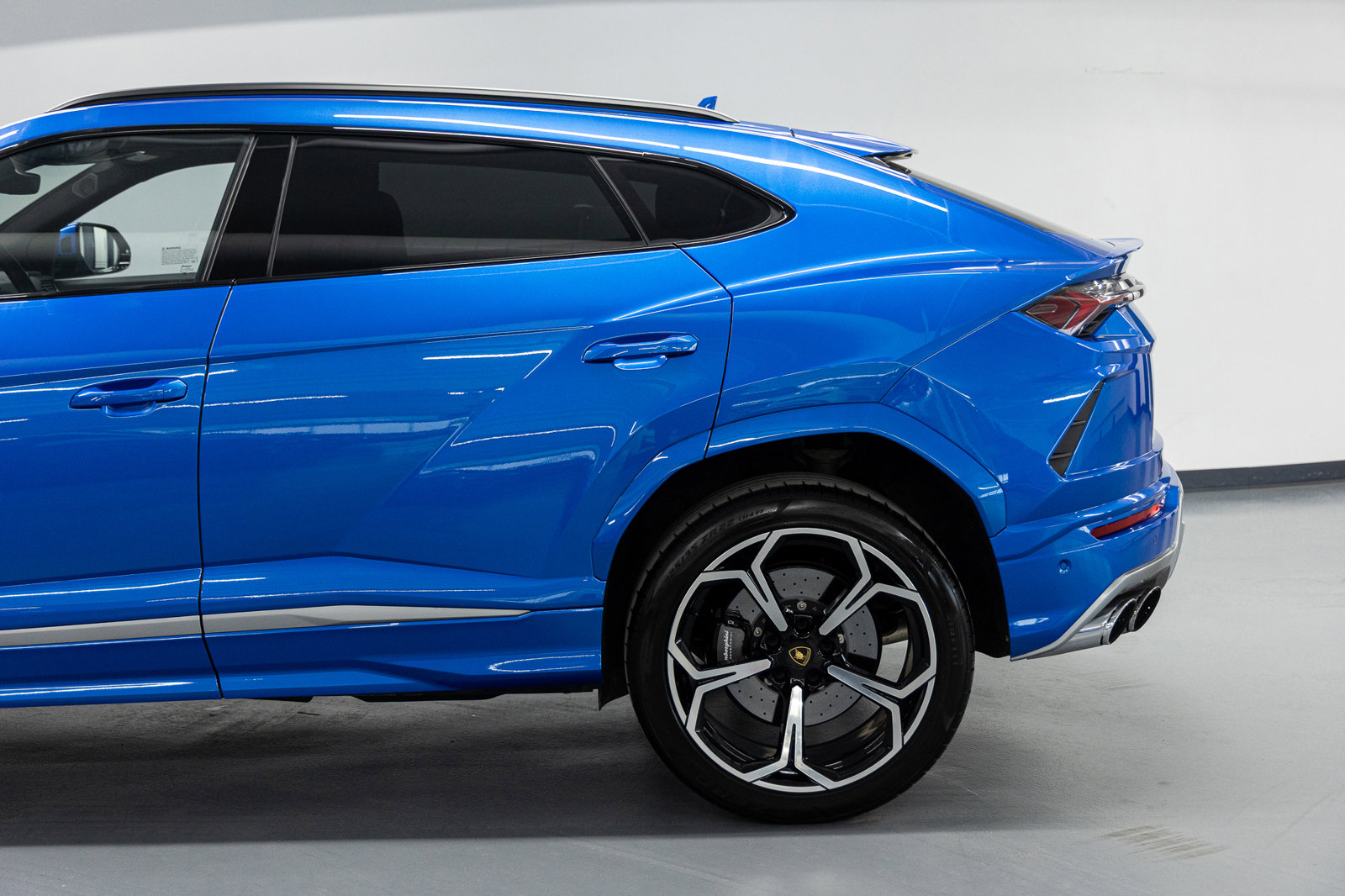 Used 2021 Lamborghini Urus image 4