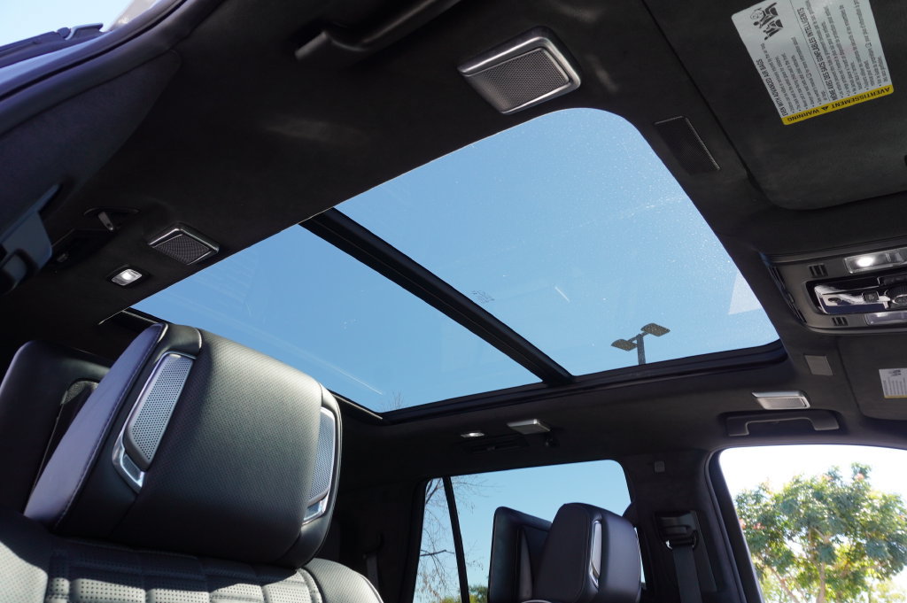 Certified 2025 Cadillac Escalade Sport Platinum AWD/4WD image 19