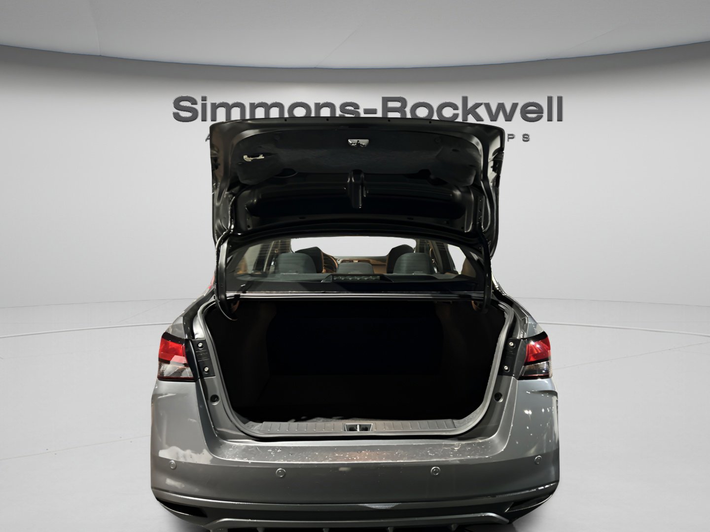 Used 2025 Nissan Versa S FWD image 5