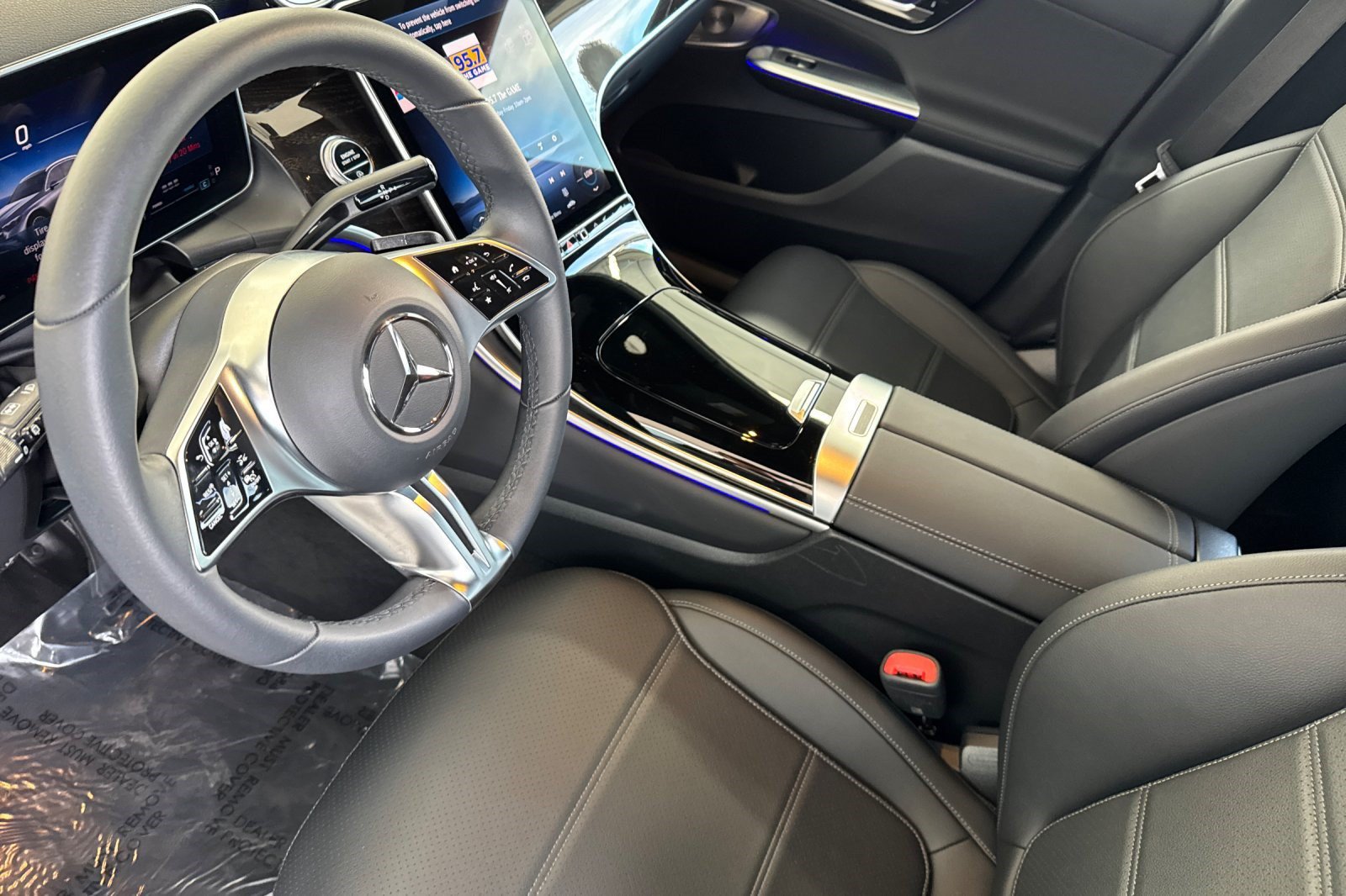 Certified 2025 Mercedes-Benz GLC 300 4MATIC image 4