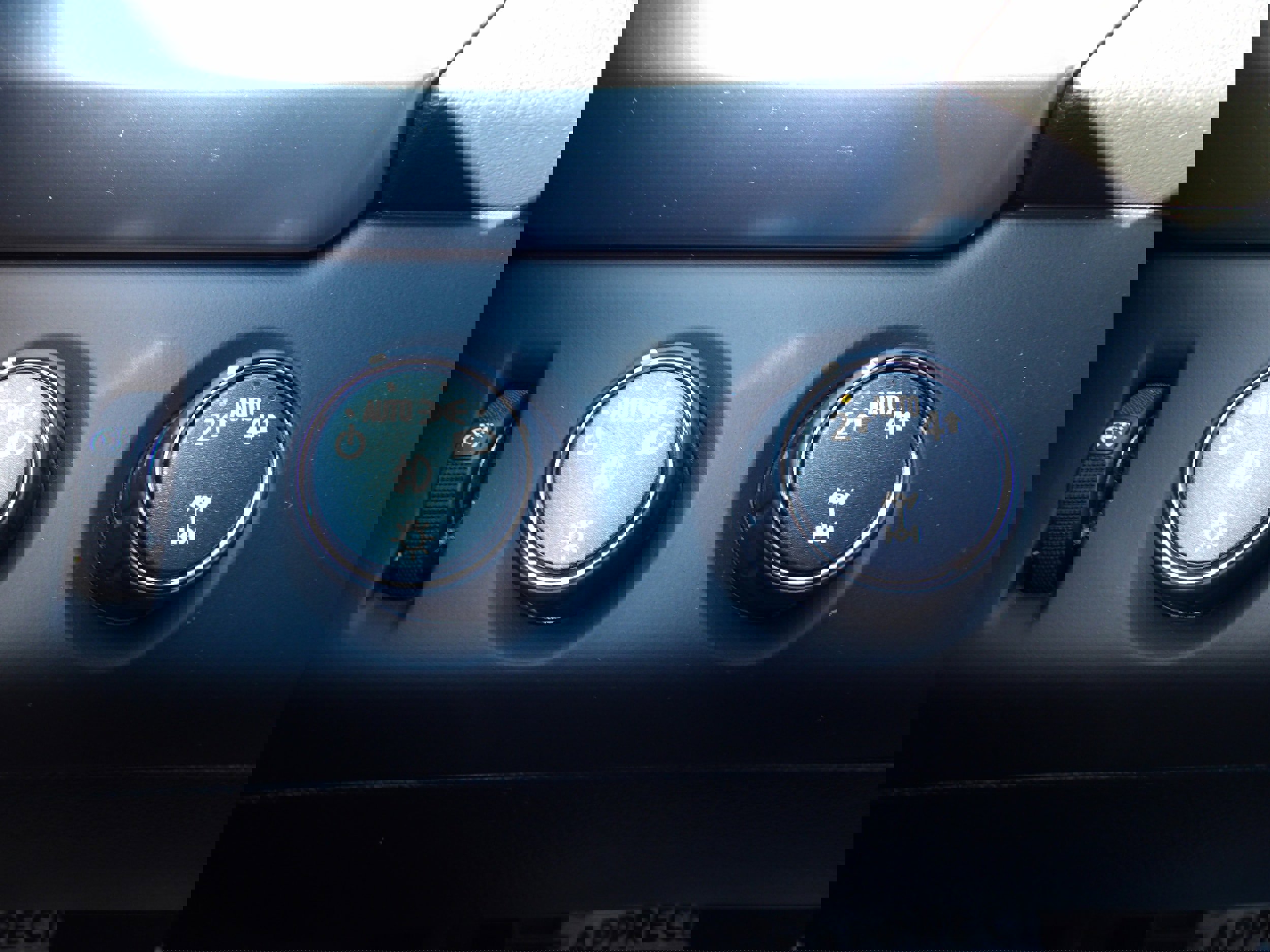 Used 2018 Chevrolet Tahoe LT w/ Luxury Package image 18