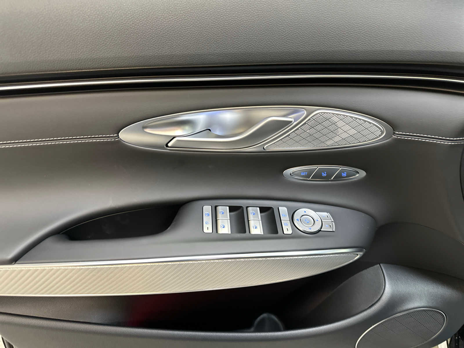 New 2025 Genesis GV70 3.5T Sport AWD/4WD image 11