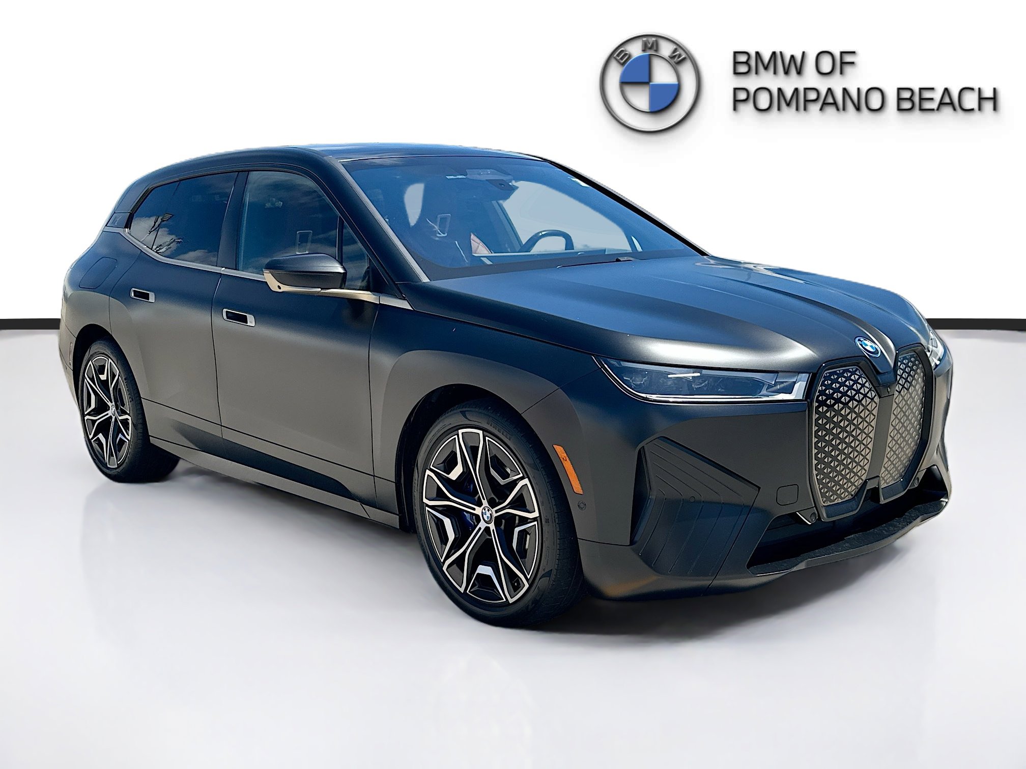 Used 2023 BMW iX M60 image 1