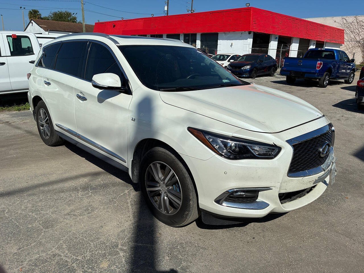 Used 2020 INFINITI QX60 Luxe w/ Essential Package FWD image 11