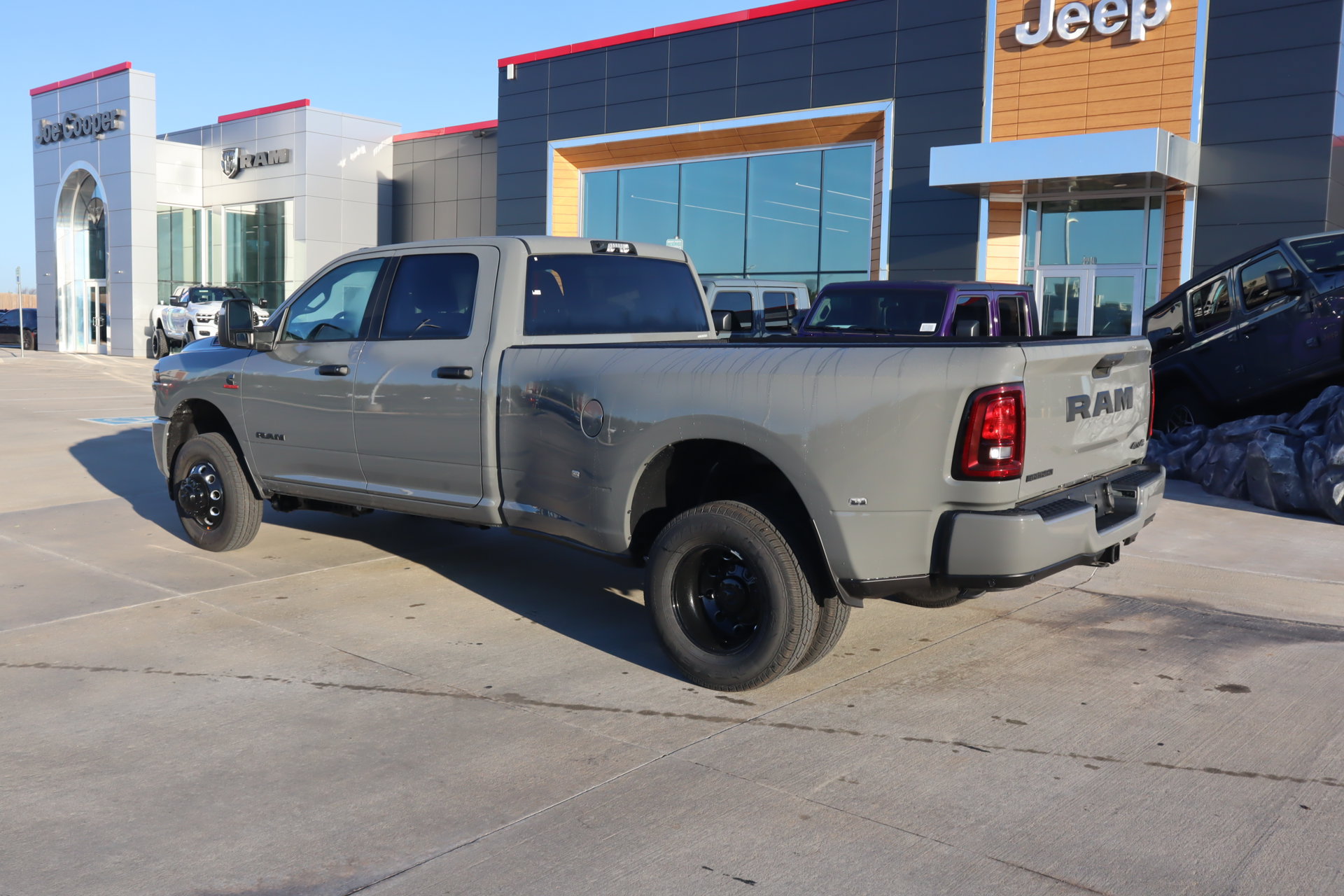 New 2027 RAM 3500 Big Horn AWD/4WD image 23
