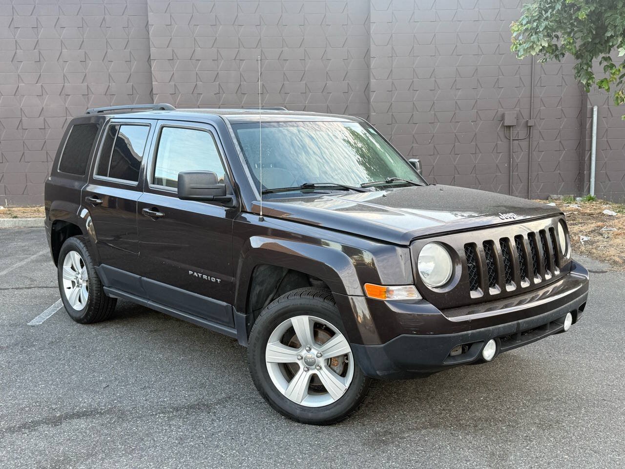 Used 2014 Jeep Patriot Sport w/ Power Value Group AWD/4WD image 3
