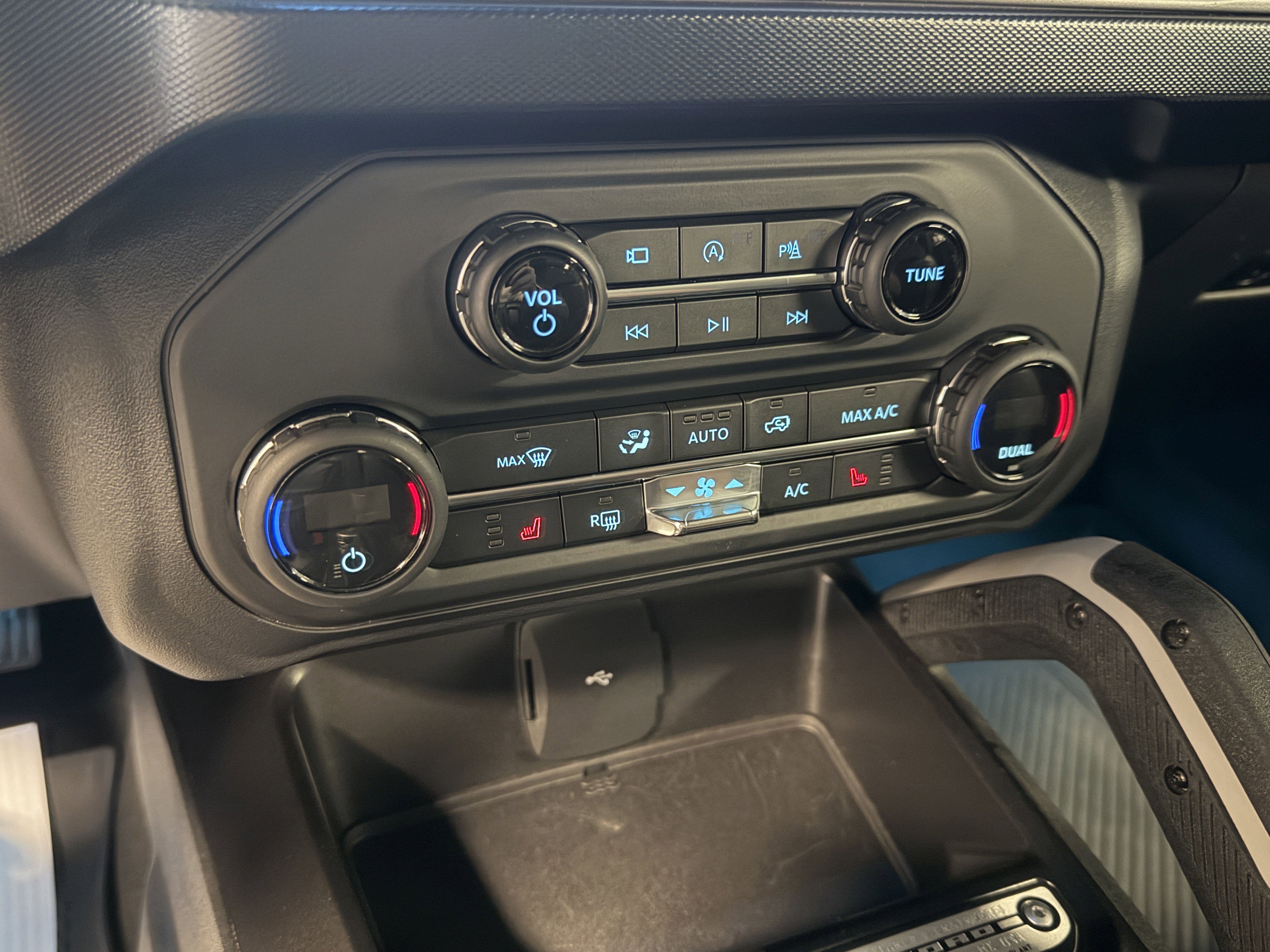 Used 2021 Ford Bronco Outer Banks AWD/4WD image 10
