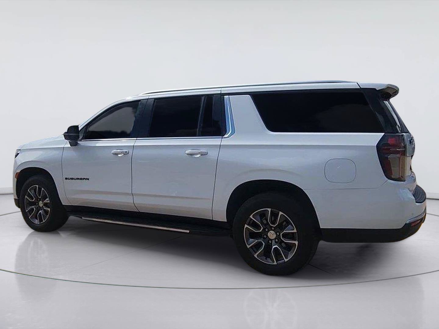 Certified 2023 Chevrolet Suburban LT AWD/4WD image 6