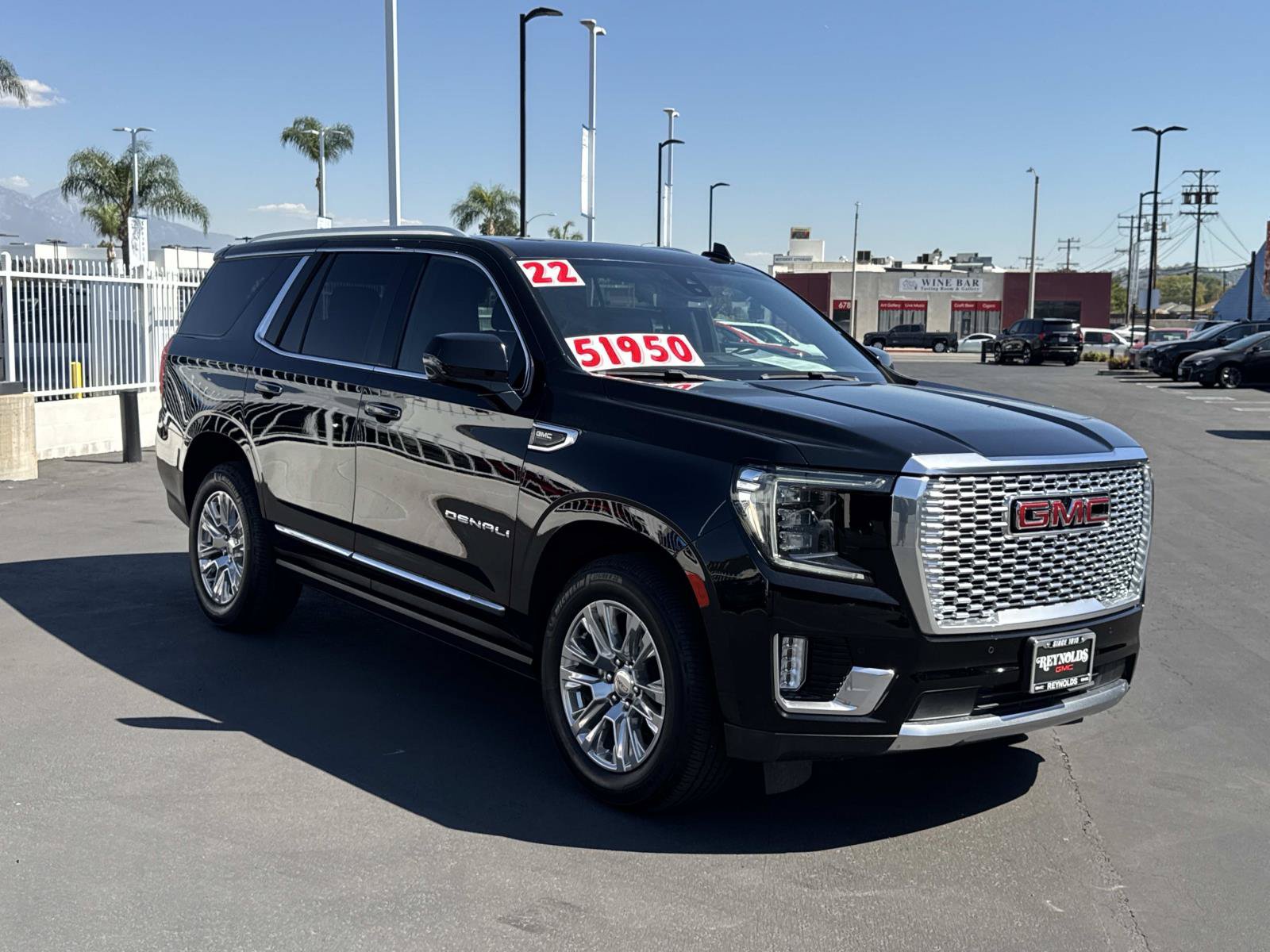 Used 2022 GMC Yukon Denali AWD/4WD image 3