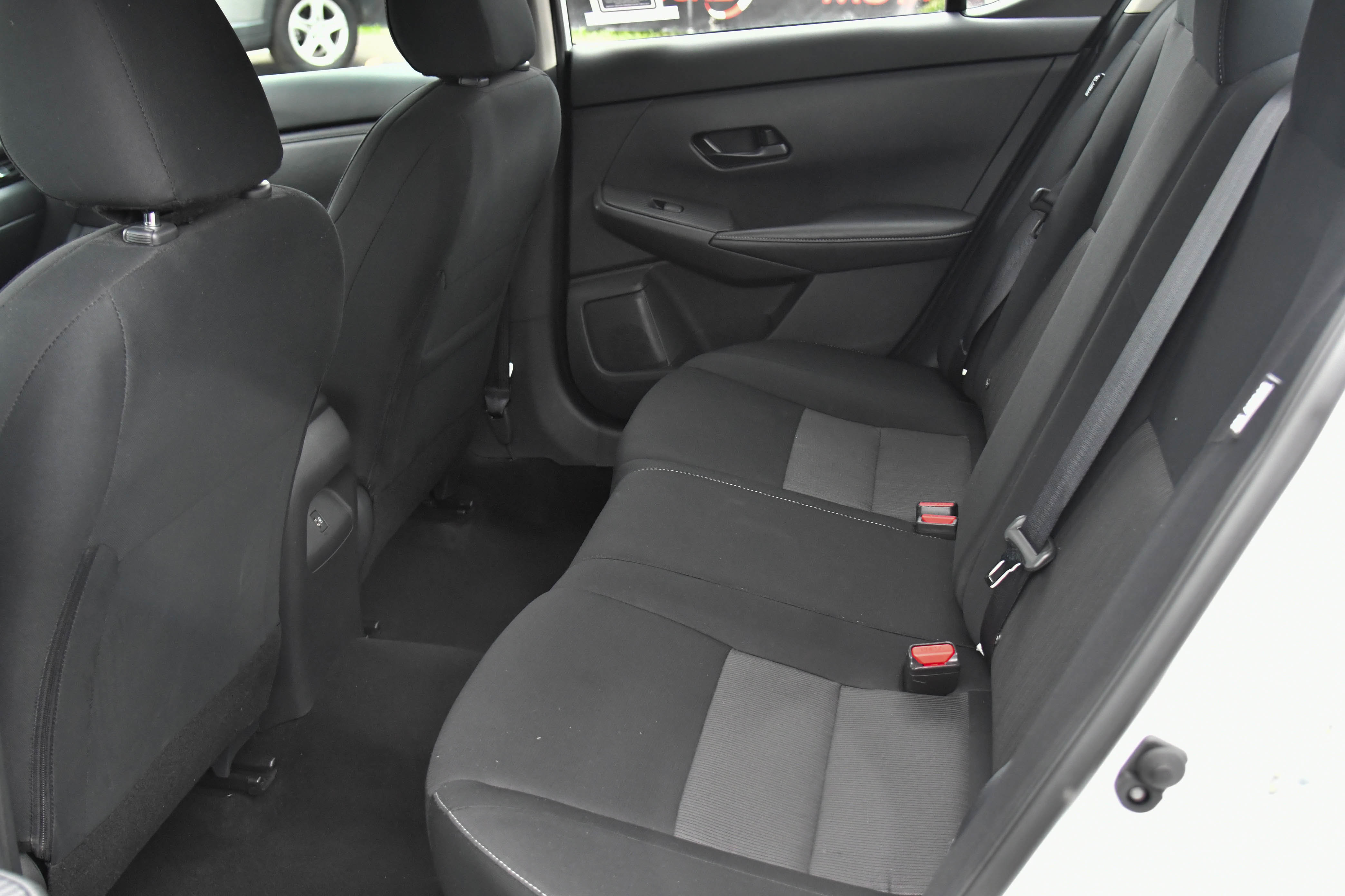 Used 2024 Nissan Sentra SV image 31