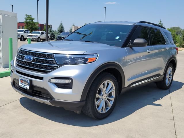 Used 2020 Ford Explorer XLT w/ Equipment Group 202A AWD/4WD image 4