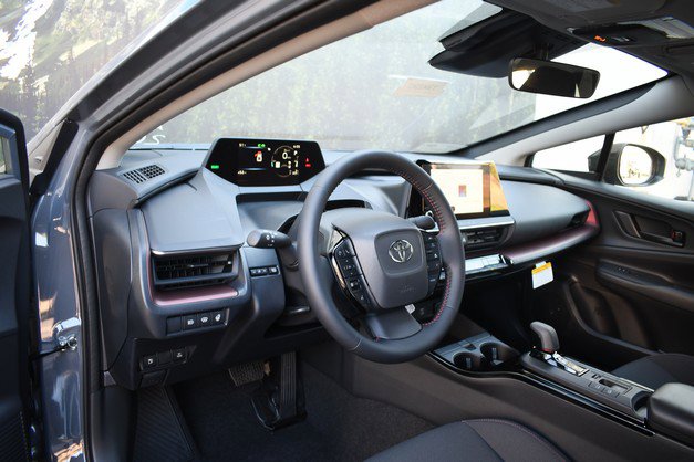 New 2026 Toyota Prius Plug-In Hybrid FWD image 6