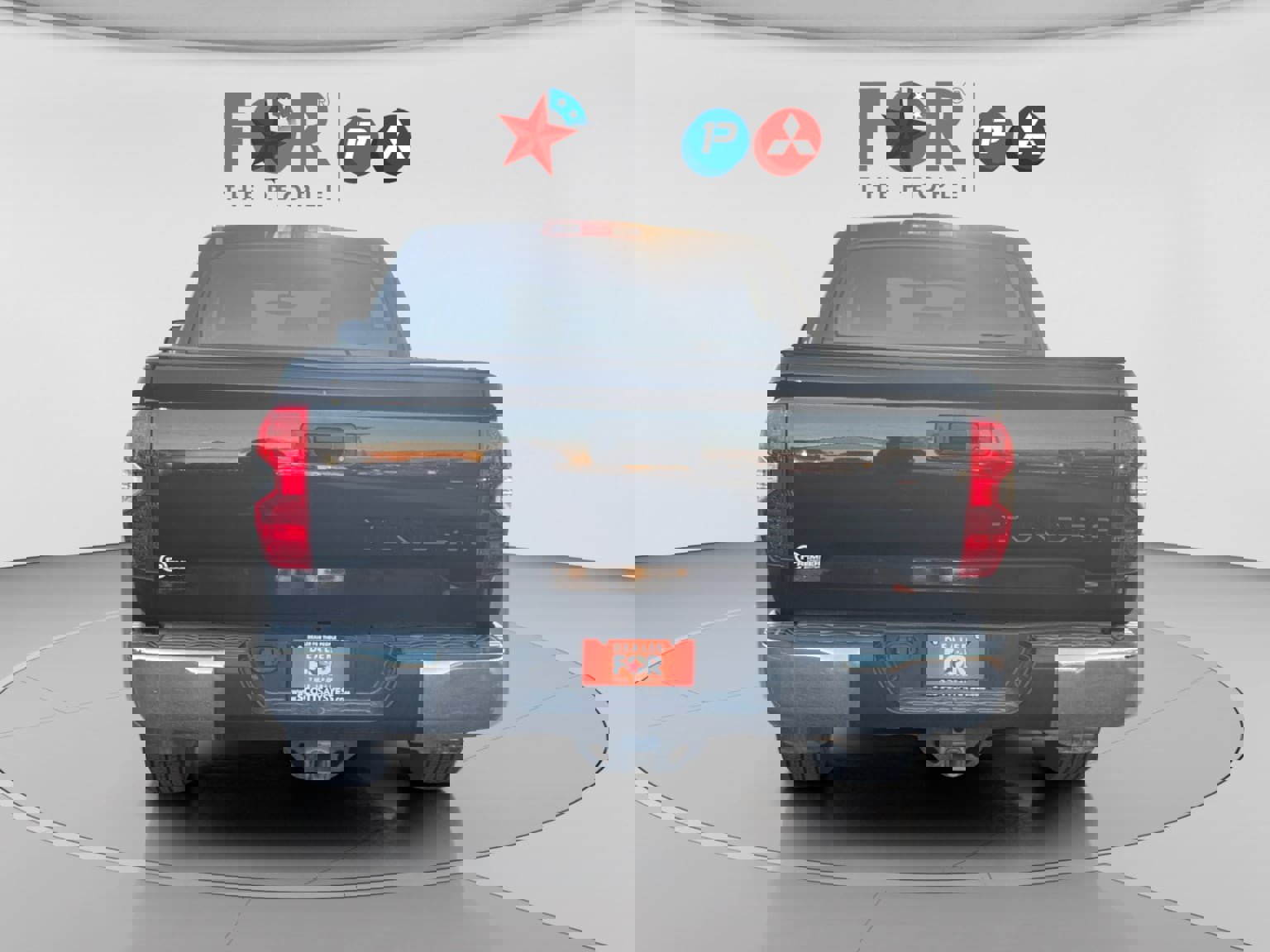 Used 2014 Toyota Tundra SR5 w/ SR5 Upgrade Package image 4