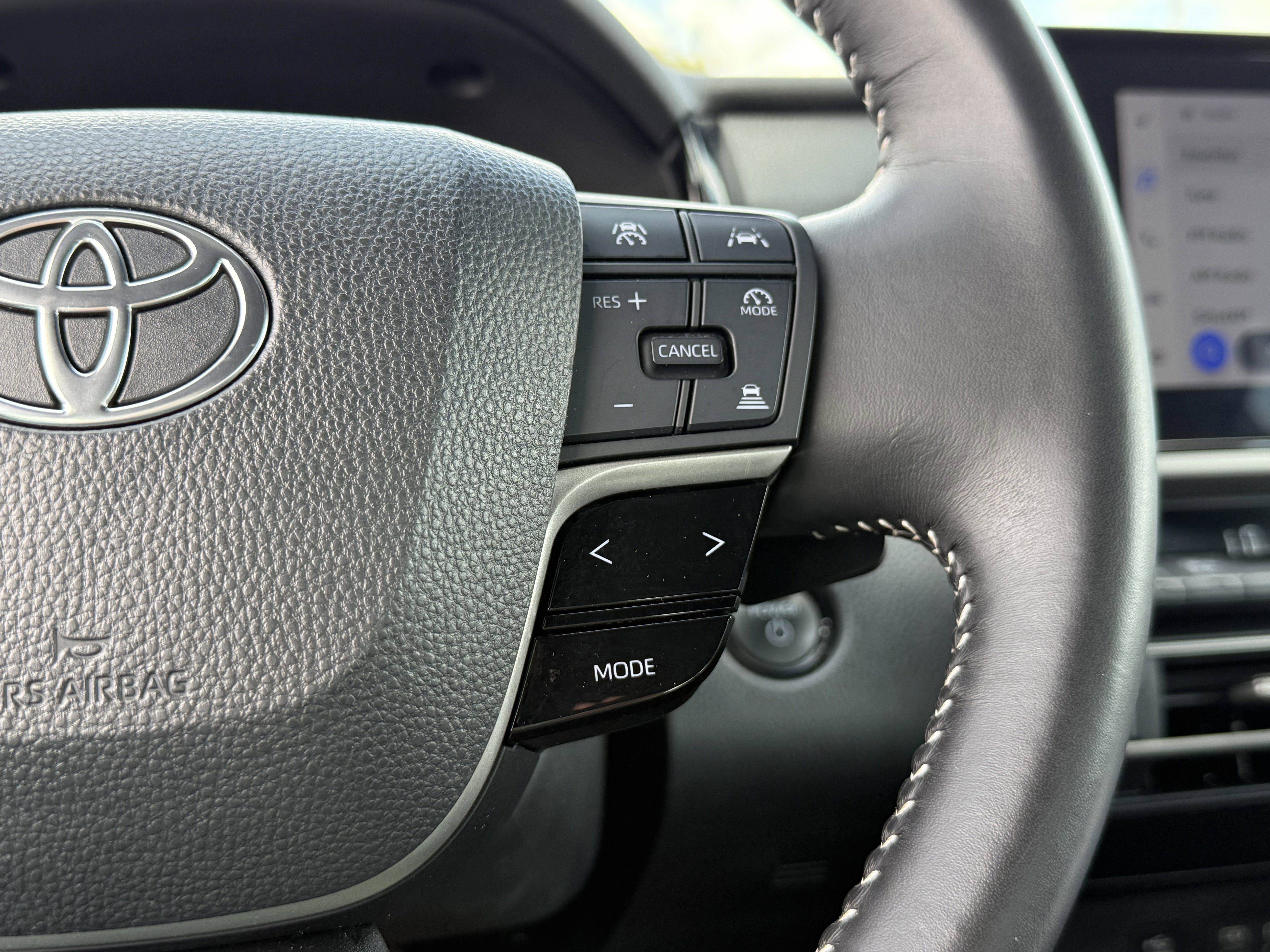 Used 2025 Toyota Camry SE FWD image 26