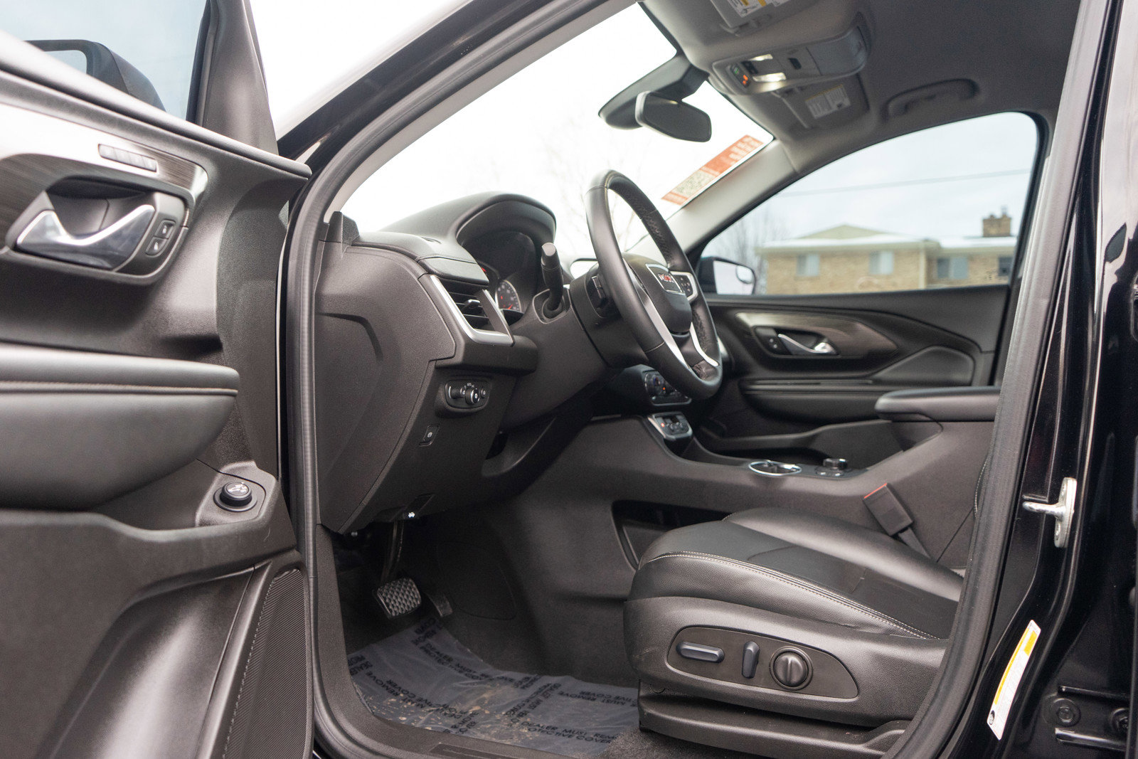 Used 2024 GMC Terrain SLT image 14