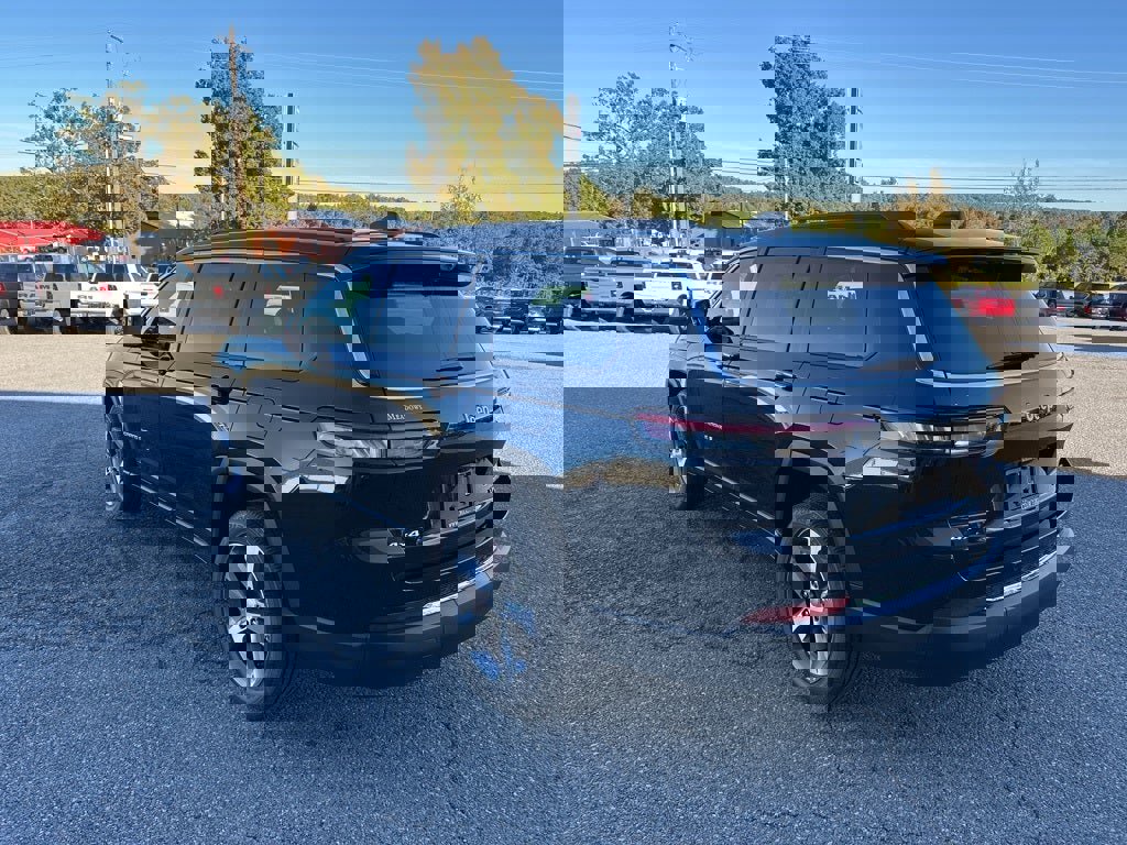 New 2025 Jeep Grand Cherokee L Limited w/ Luxury Tech Group II image 5