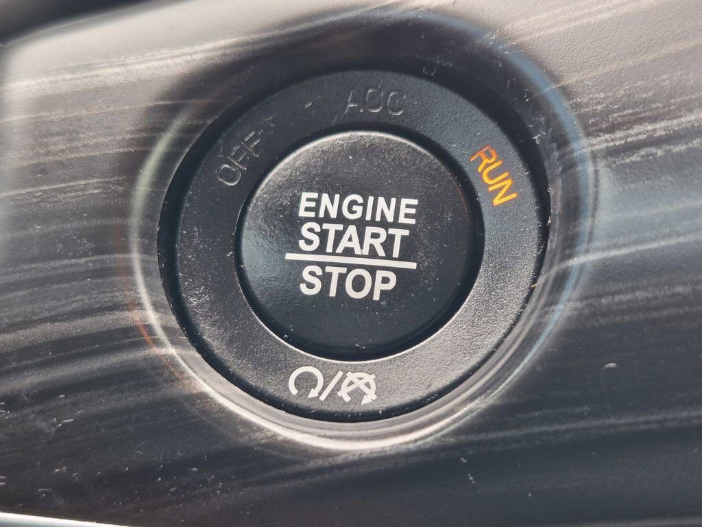 Used 2020 Jeep Grand Cherokee Limited AWD/4WD image 24