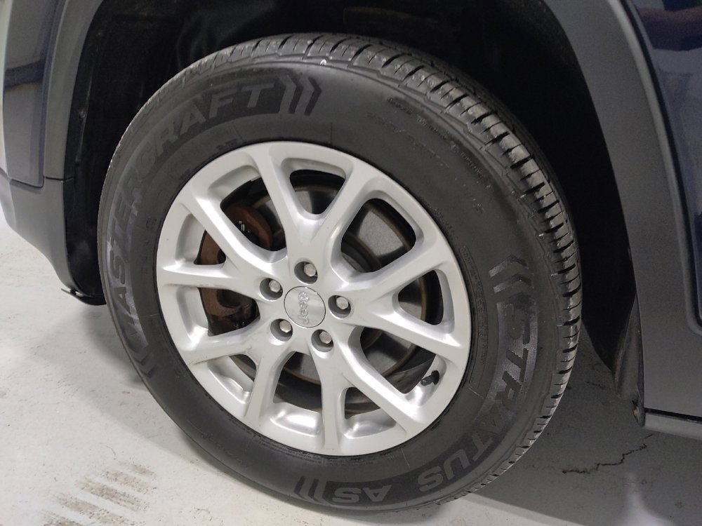 Used 2015 Jeep Cherokee Latitude w/ Cold Weather Group image 31