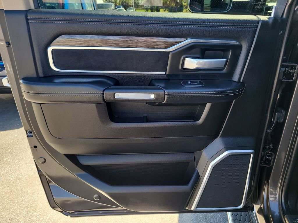 Used 2019 RAM 3500 Laramie AWD/4WD image 13