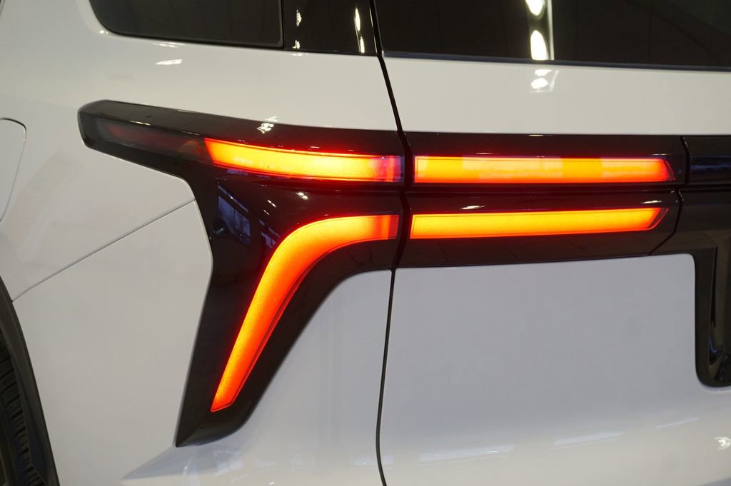 New 2026 Chevrolet Traverse LT w/ Driver Confidence Package image 30